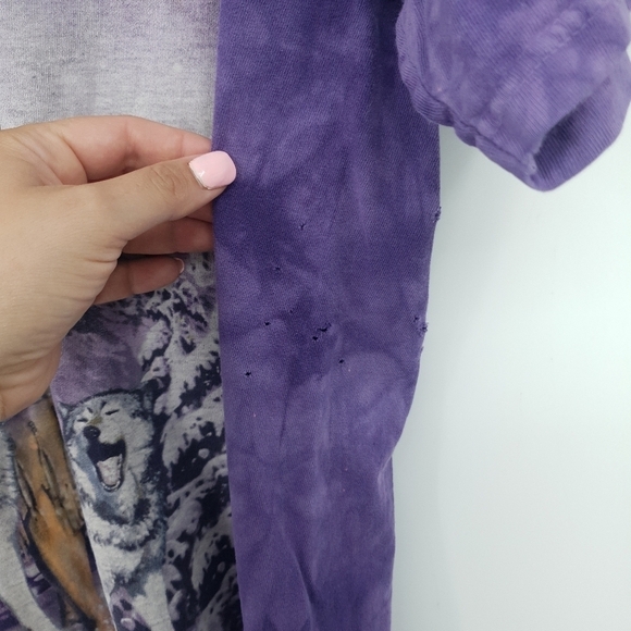 The Mountain Large Vintage Native American Wolf Tie Dye Purple T Shirt Thrashed - Picture 6 of 10
